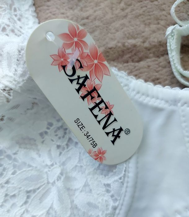 Бюстгалтери нові:  чорний, білий,  синій