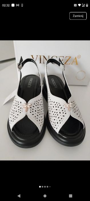 Skórzane sandały z ozdobną -Vinceza