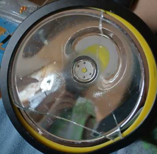 Mocna latarka Eray L9110, powerbank, 13000 lumenów
