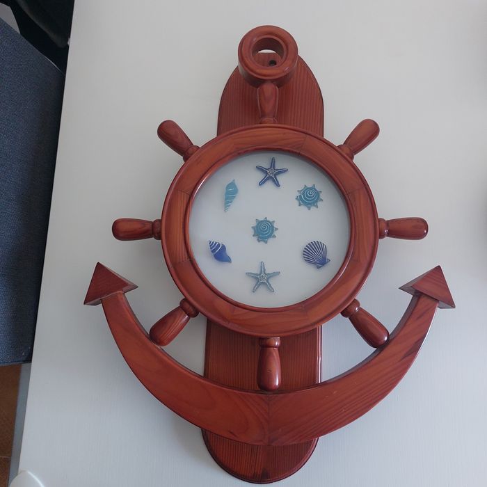 Roda de leme, com ancora