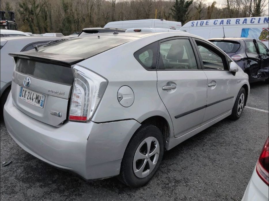 Toyota Prius HYBRID PLUG=IN niski przebieg