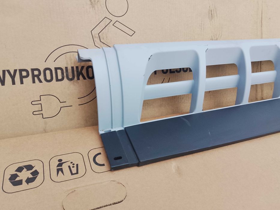 środkowy spojler przedniego zderzaka Iveco