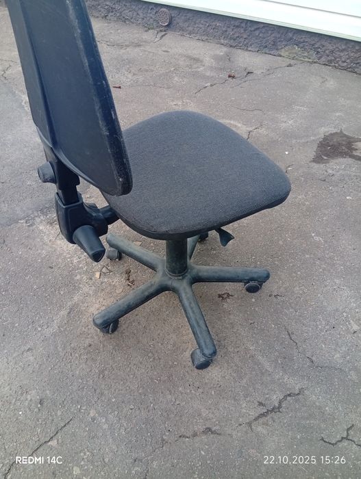 Стул компьютерный 2 штуки