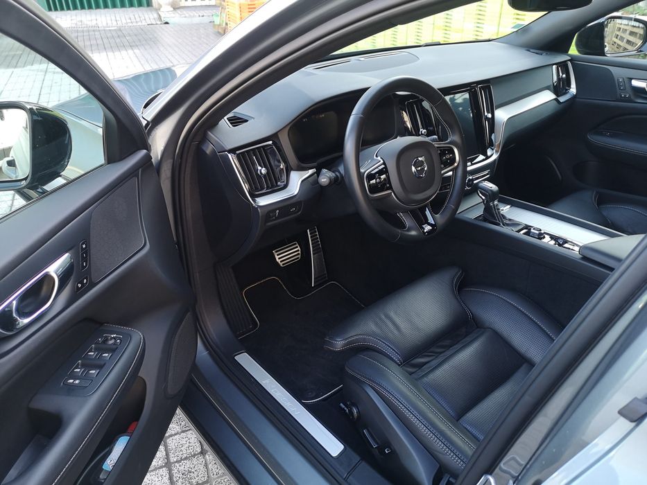 Volvo V60 D4 R-Design 2.0