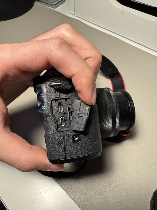 Canon EOS M50 Mark ii + Kit Lens + Acessorios