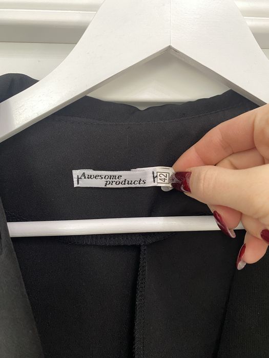 Чорний подовжений піджак