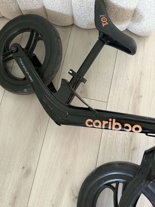 Cariboo Magnesium Pro - rowerek biegowy 12”