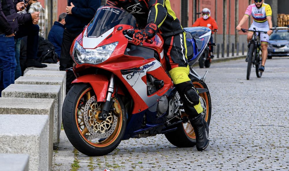 Honda cbr 929