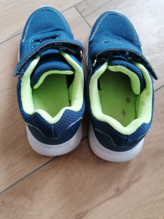 Buty sportowe chłopięce 30