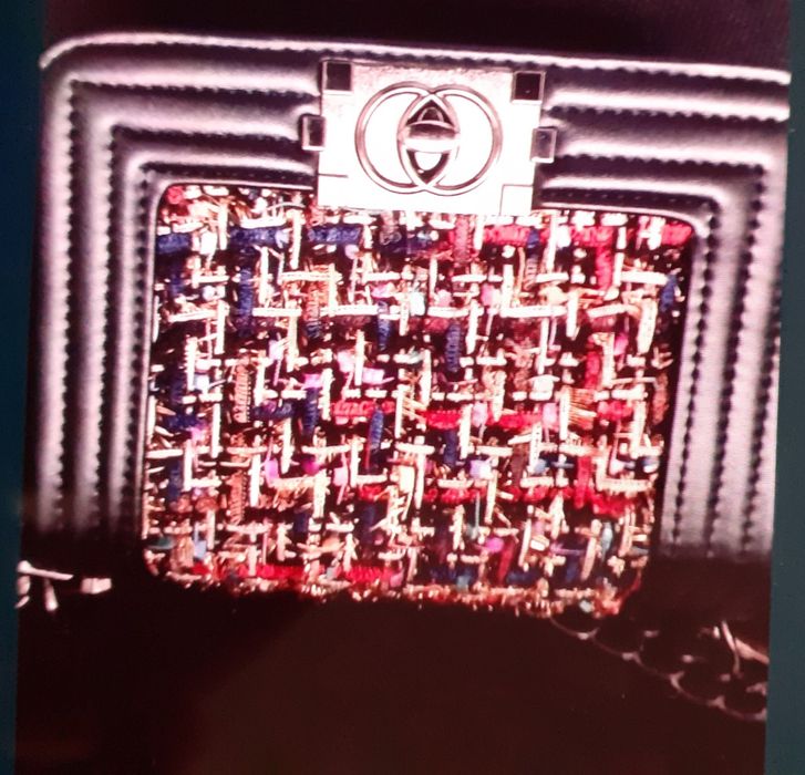 Новая стильная сумка через плечо.