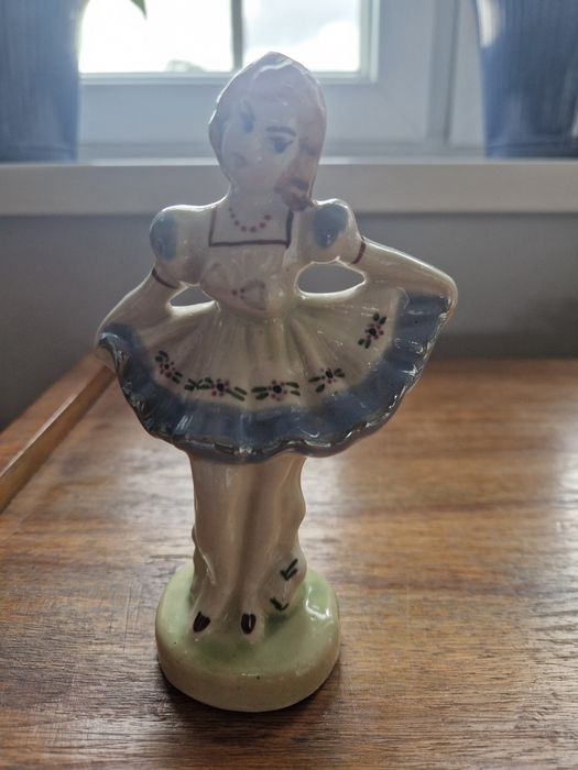Figurka prl baletnica