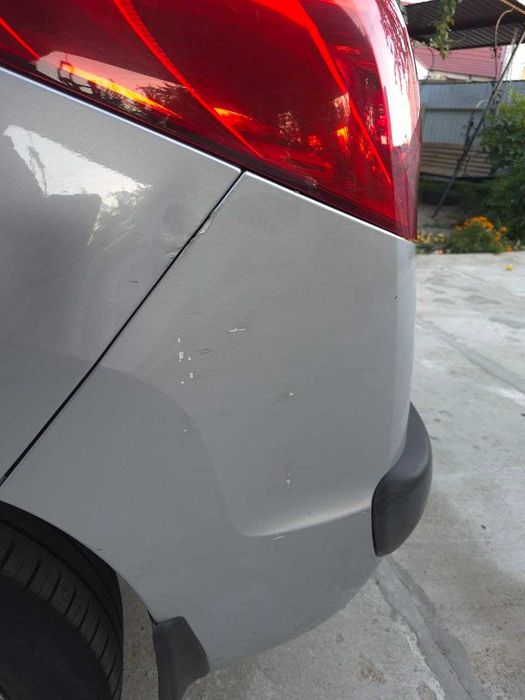 автомобіль Peugeot 207