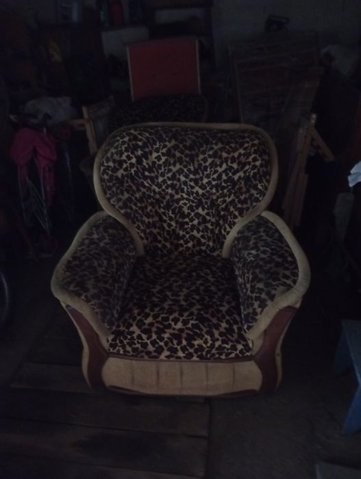 Кресла срочно 2 шт