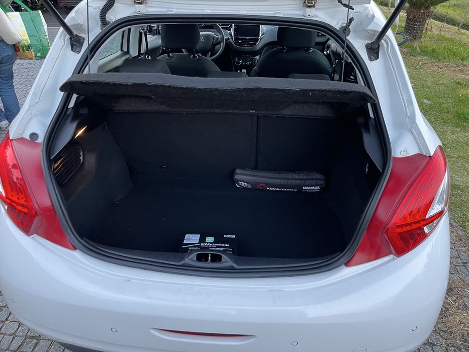 Peugeot 208 impecavel