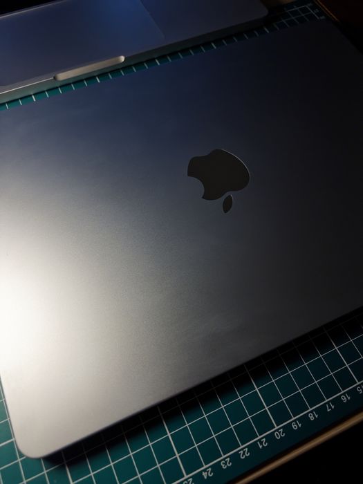 MacBook Air 13” M4 – 16GB / 256GB – Blue