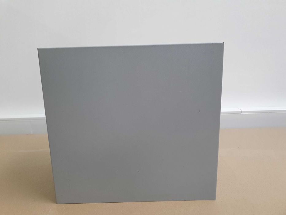 Caixote de lixo em metal (30x30x18 cm)