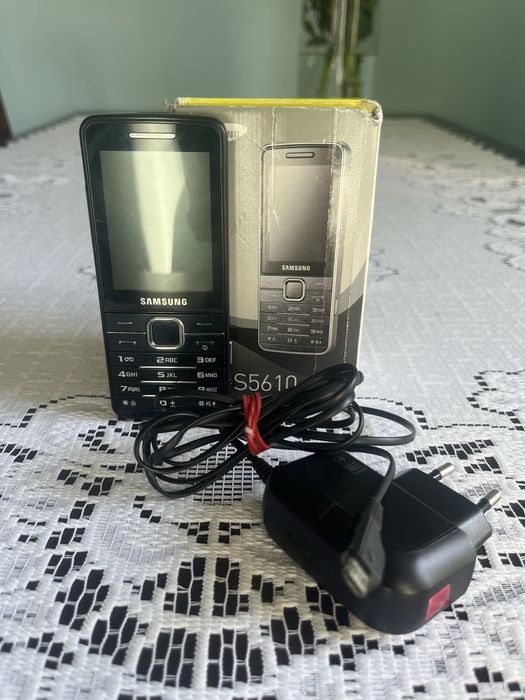 Telefon Samsung GT-S5610