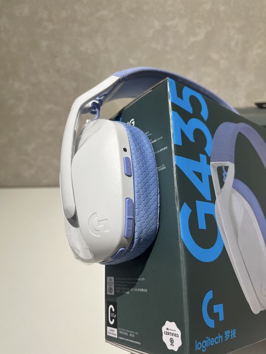 Нові навушники Logitech G435 Lightspeed білі/чорні