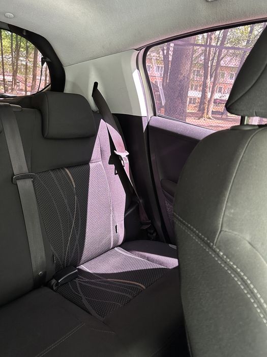 Продам авто / машину Peugeot , пежо 208 2014 рік