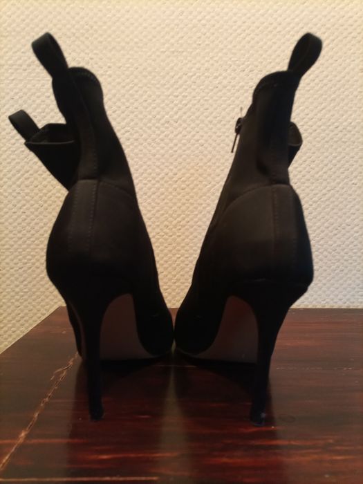 Buty na obcasie Reserved 41, szpilki, obcasy czarne