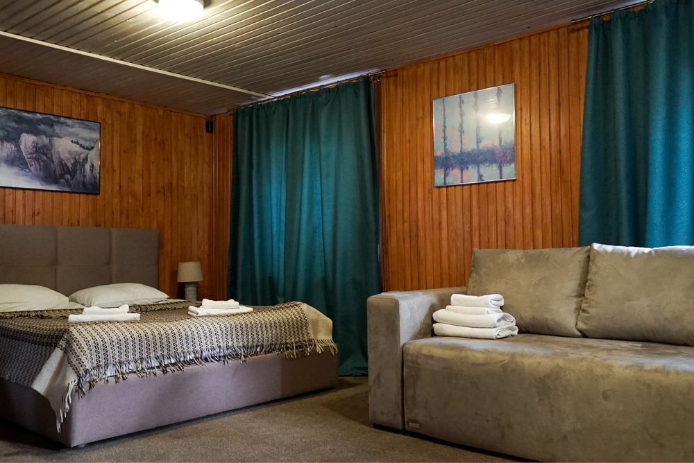 Оренда котеджу з лазнею 6-8 осіб біля лісу Буковель