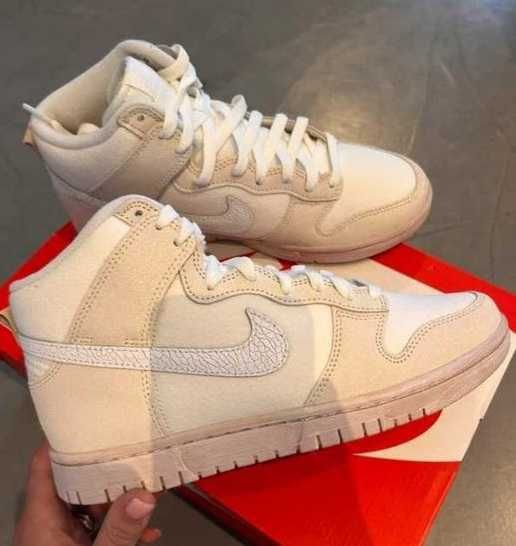 Nike Dunk Hi Retro PRM - Tamanho 40 - Novos na caixa