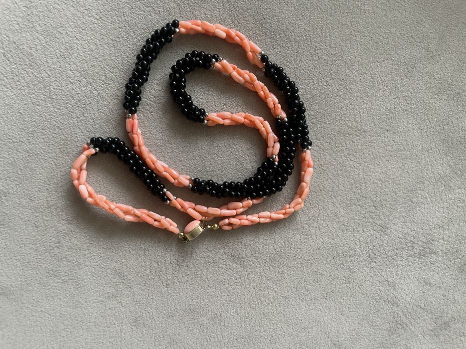 Намисто з коралу та оніксу