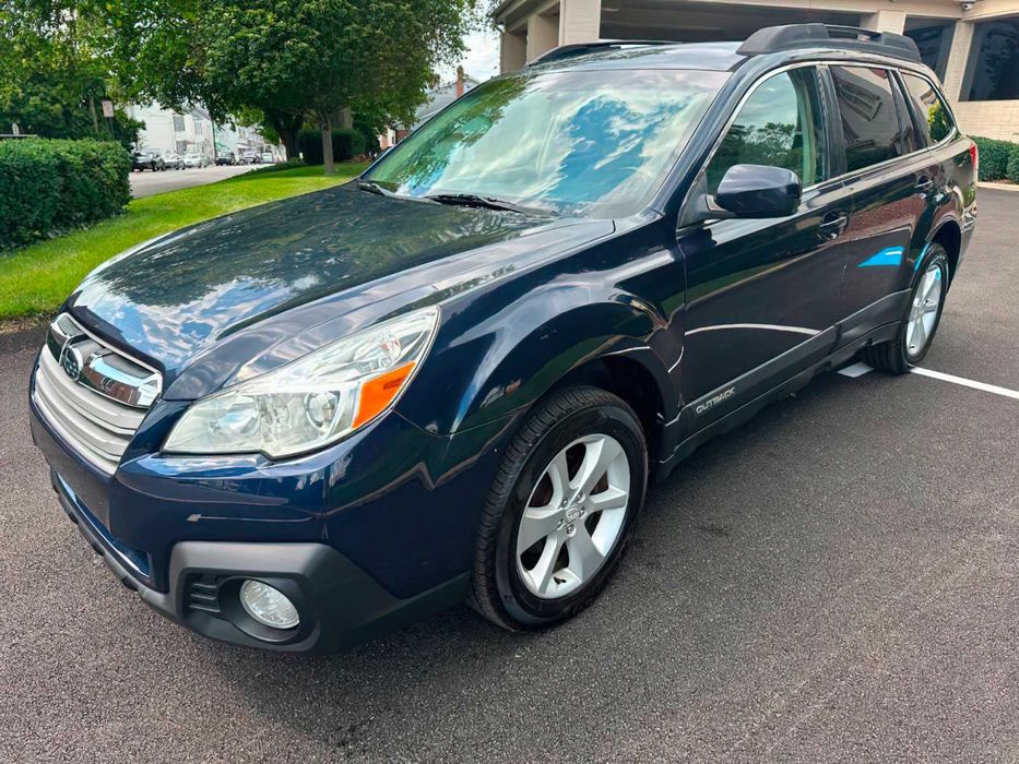 Subaru Outback 2.5i Limited      2013