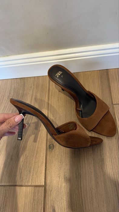 Мюлі шоколадні Zara