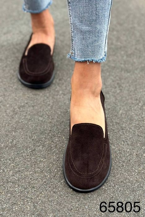 Жіночі шкіряні туфлі в кольорах