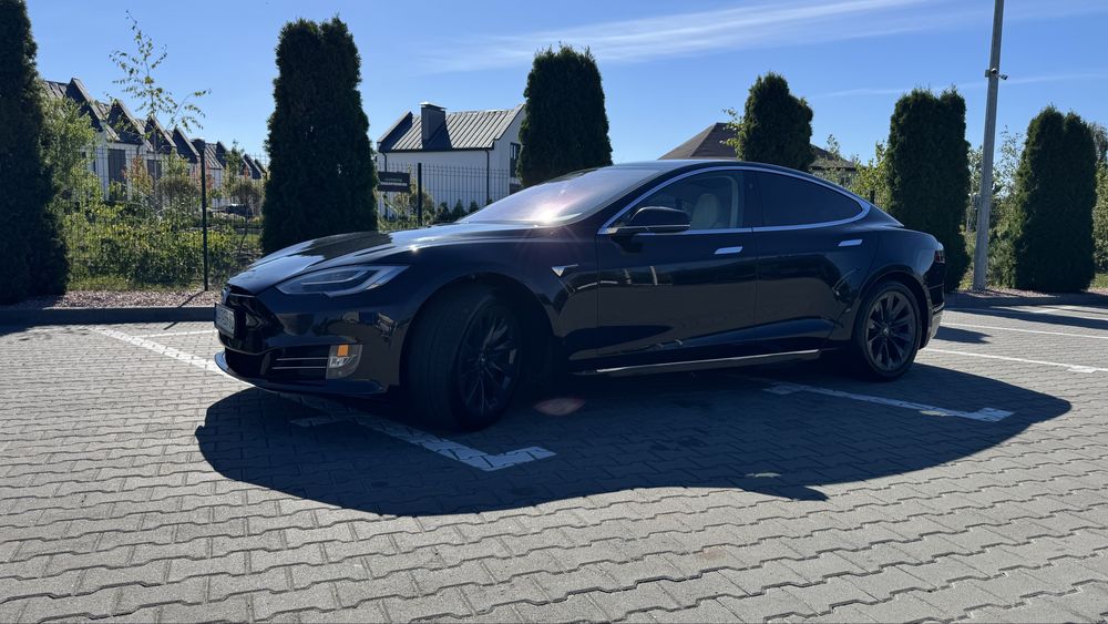 Tesla model S 100D, 2018 року(Тесла модель S) повний привід,  красивого чорного кольору