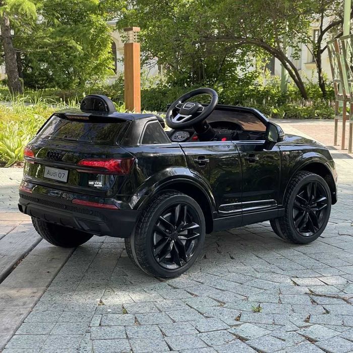 Samochód AUDI Q7 S-Line Auto AKUMULATOR Motor Elektryczny SUV 2 DZIECI