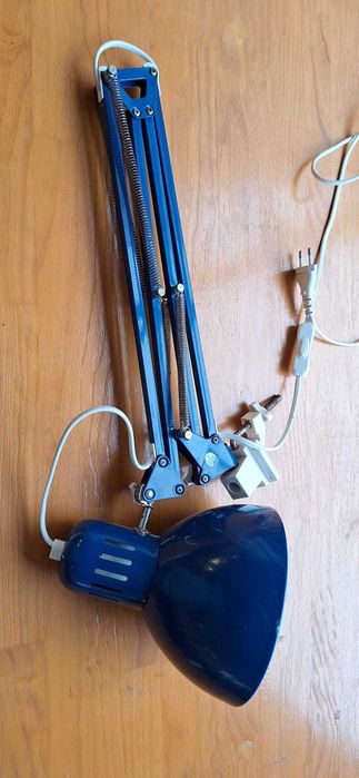 Cadeiras & Candeeiros de Mesa - Liquidição de Escritório