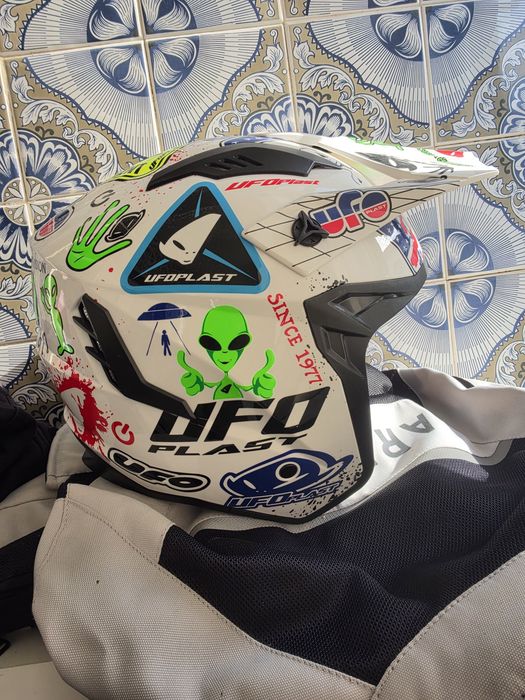 Capacete Ufo como novo