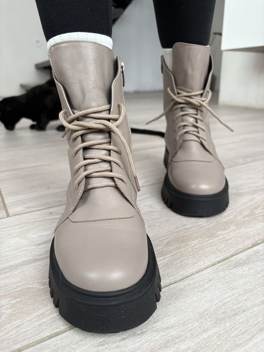 Зимові шкіряні ботинки на хутрі розмір 38