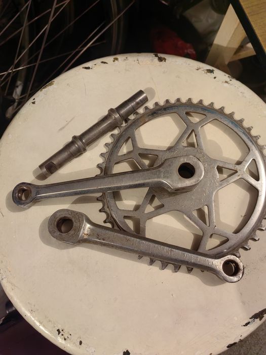 Korba główna i oś suportu Romet