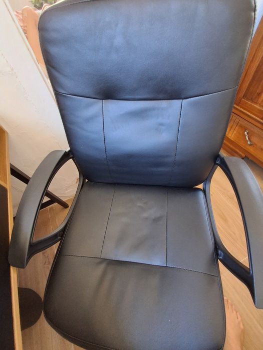 Mesa (Escrivaninha) e cadeira