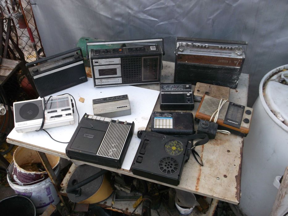 radia, gramofony itp. z epoki prlu