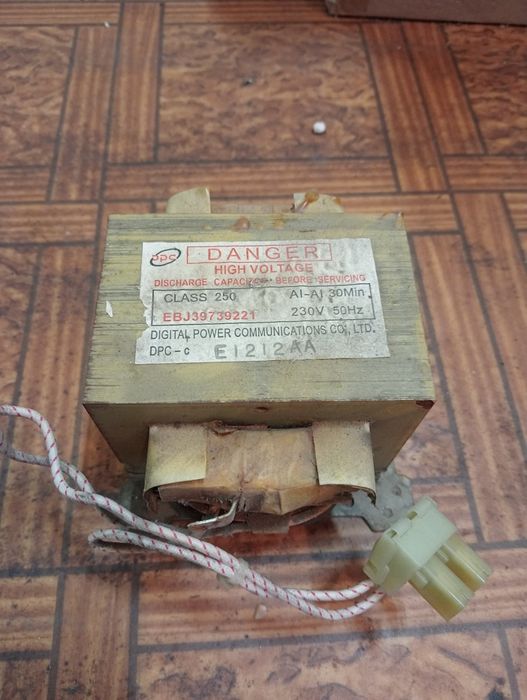 Трансформатор микроволновки.