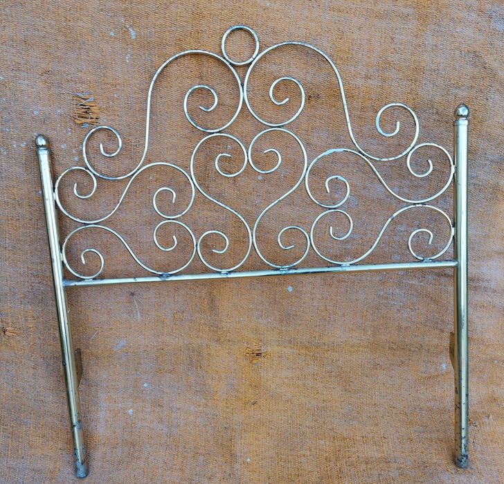 Cama de ferro de solteiro com estrado de ferro