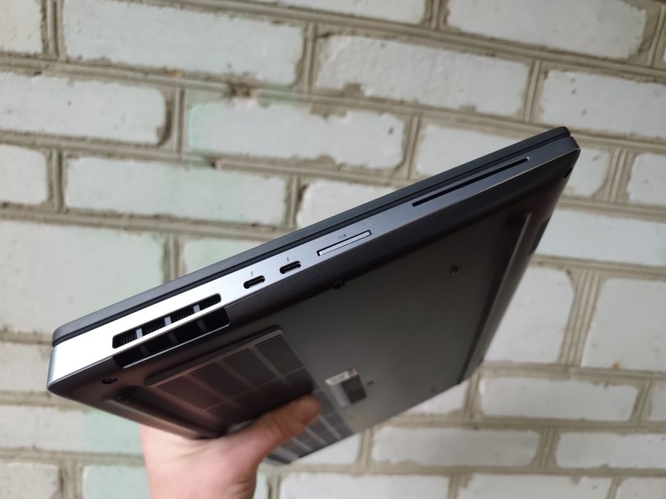 2020 року, Ігровий ноутбук DELL (i5 9400H/16/256/T1000 4GB)