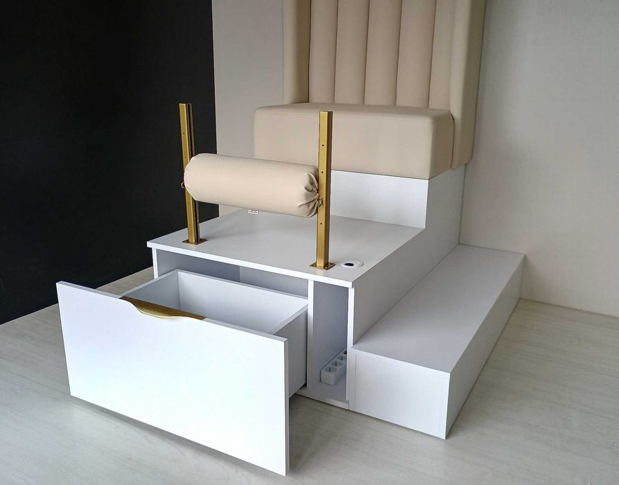 Stanowisko pedicure kosmetyczne do paznokci: podest + podnóżek + fotel