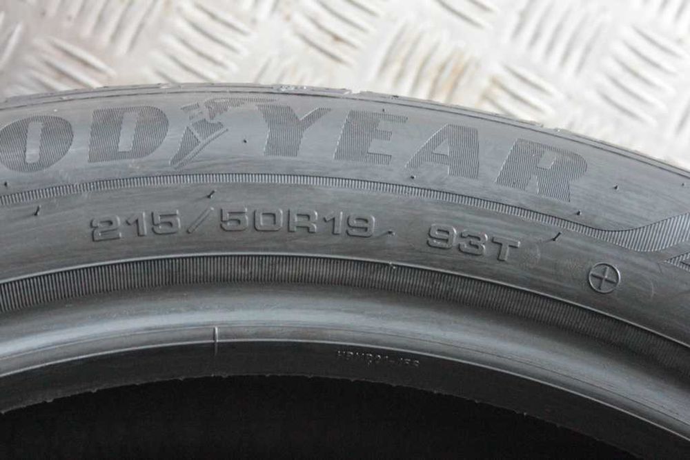 215/50/19 Goodyear EfficientGrip Performance 215/50 R19 93T 2020r