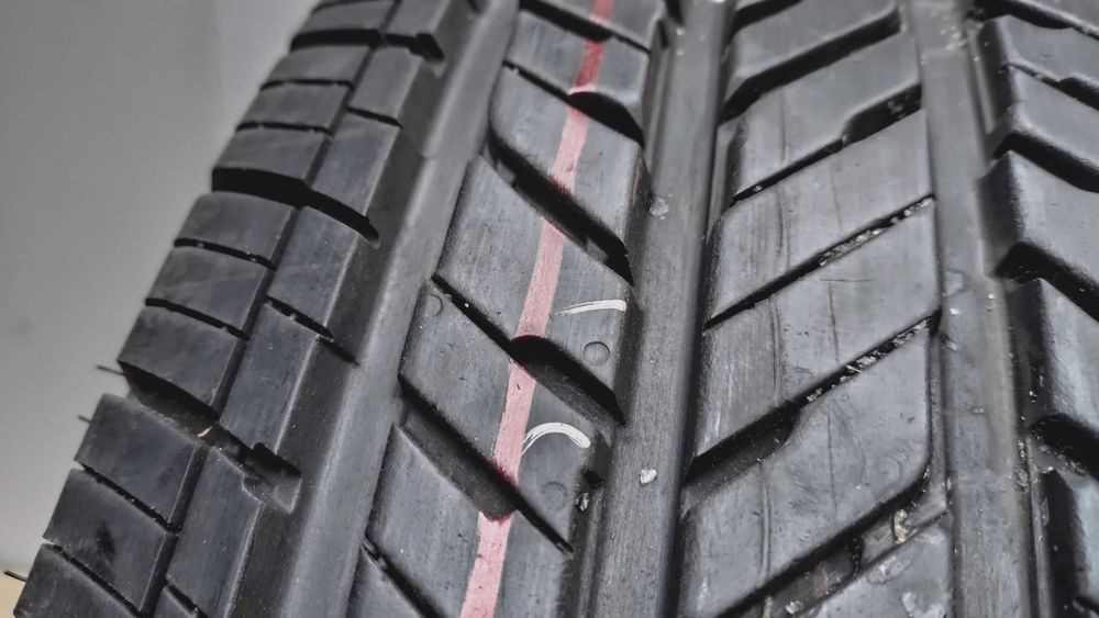 шини 255/70R18. Bridgestone . 99% Всесезонні. 245