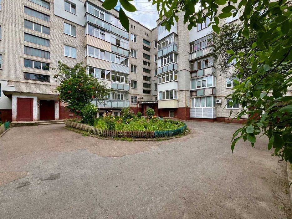 ПРОДАЖ 3-кімнатної квартири в Центрі міста по вул. П`ятницька