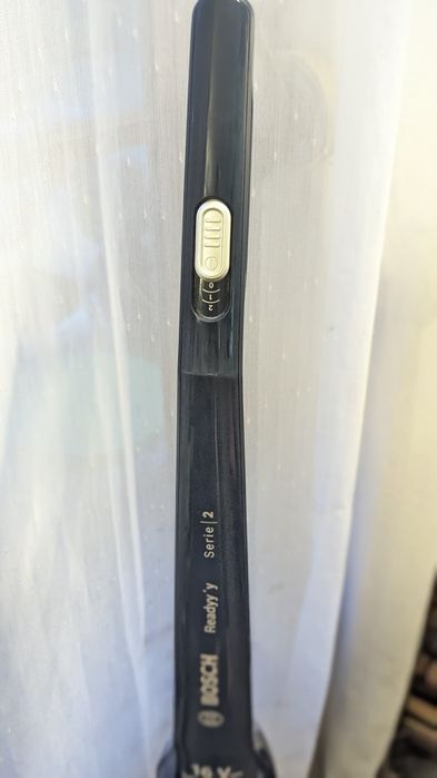 Aspirador vertical com 1 ano de uso