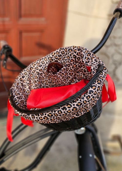 koszyk rowerowy wiklinowy do roweru biały czarny klik z hakami