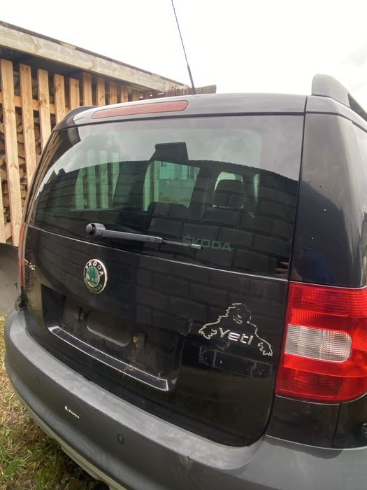 Ляда кришка башажника Skoda Yeti Шкода Еті Ети Єті