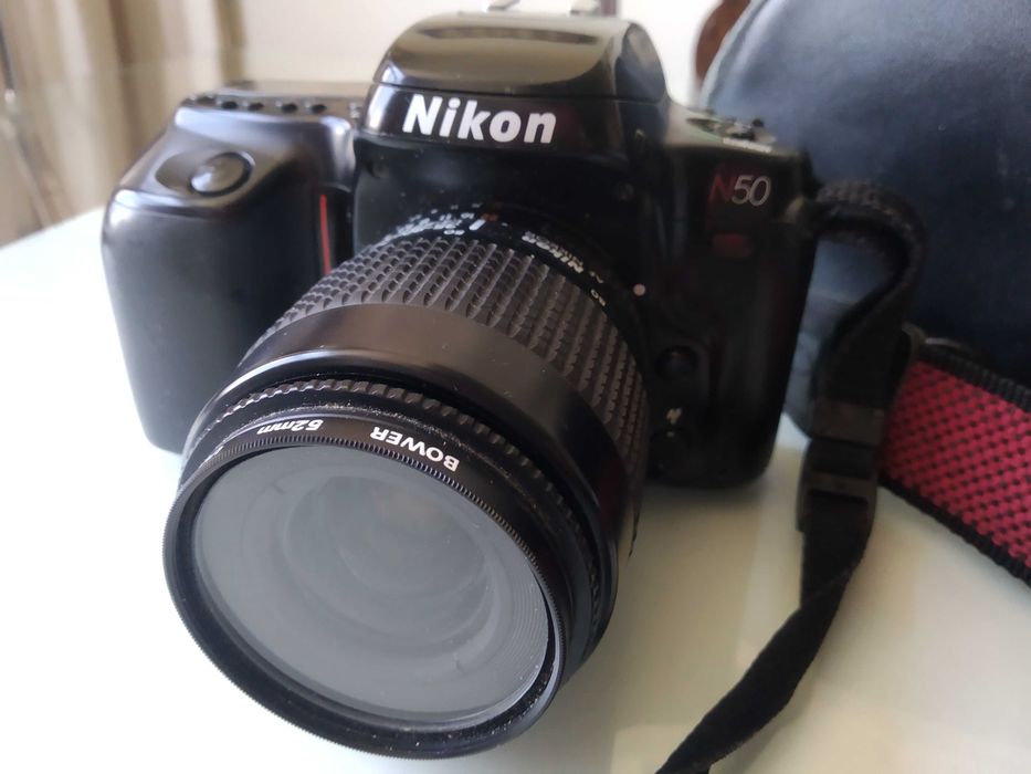 Máquina Fotográfica Nikon N50 com objectiva