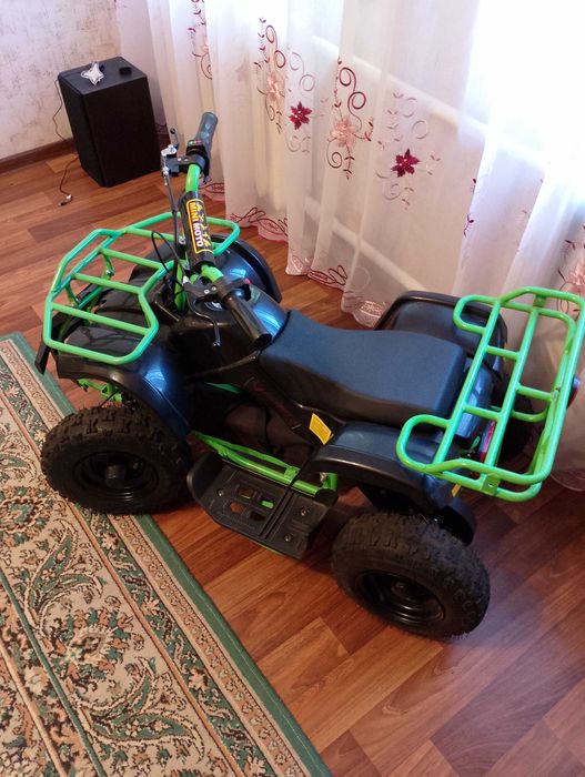 Дитячий квадроцикл